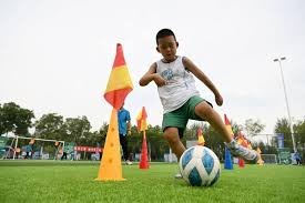 东契奇调侃里夫斯：他打得像是顶级球星，这是我最后一次夸他