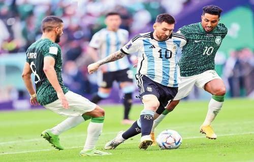 欧文：唯一担心的是库尼亚的脾气，毕竟队里已经有一个B费了